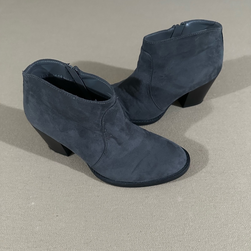 💰Market & Spruce Faux Suede Grey Booties💰